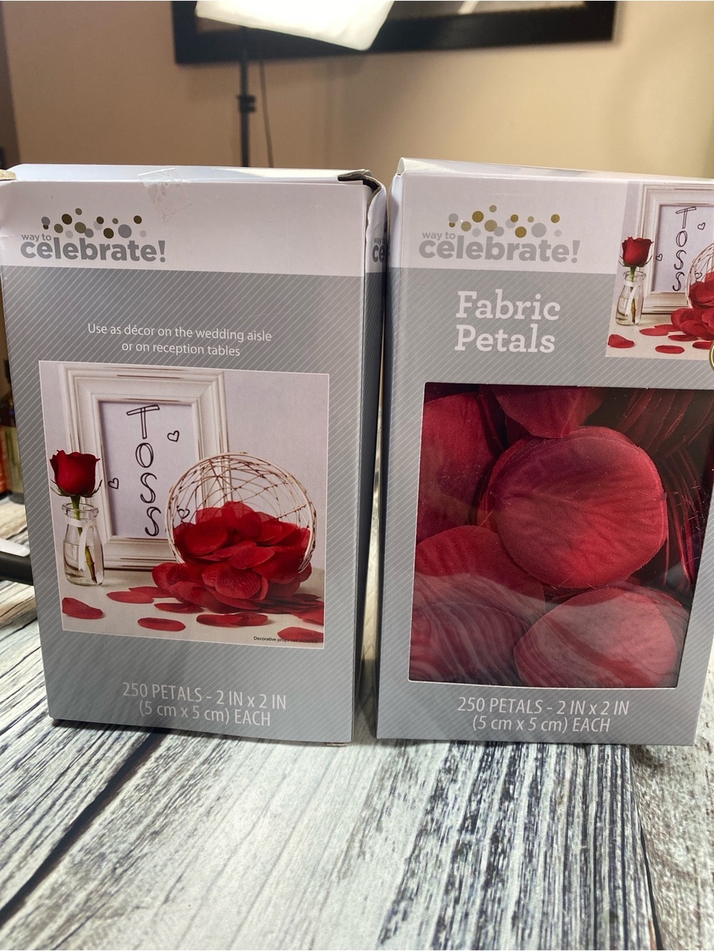 Set of 2 Way to Celebrate Red Fabric Petals Wedding Décor 250 Petals Each NIB - Picture 3 of 5